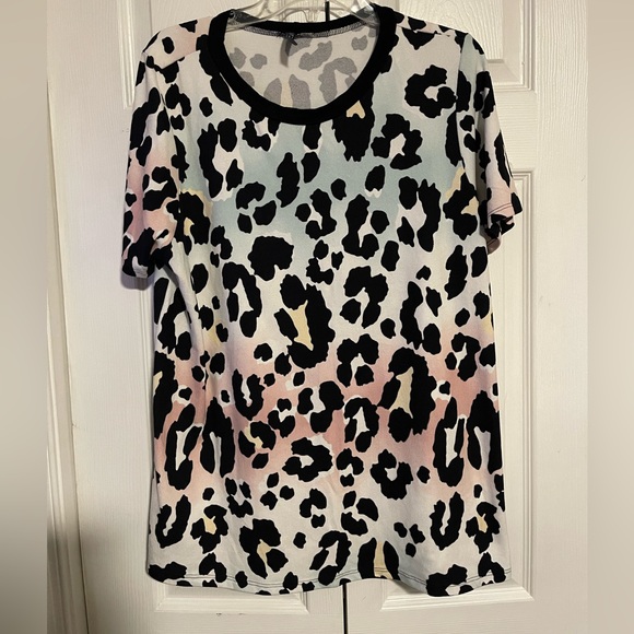 glitzy girl Tops - Leopard tee